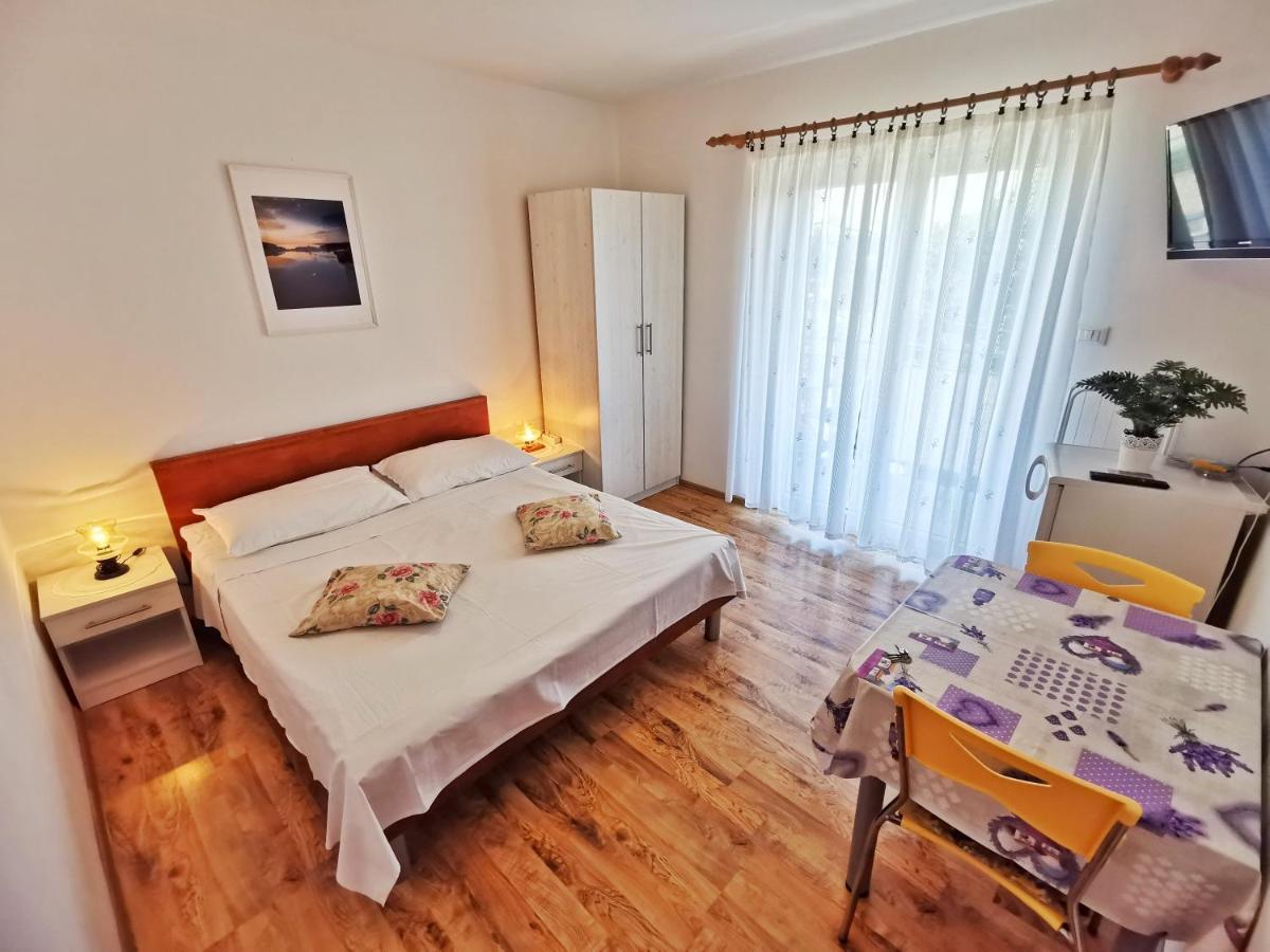 Apartments Sokolic Нерезине Экстерьер фото