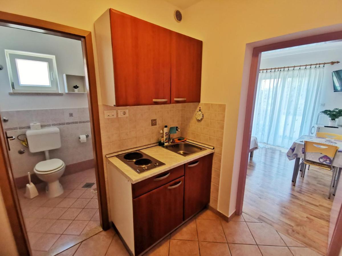 Apartments Sokolic Нерезине Экстерьер фото