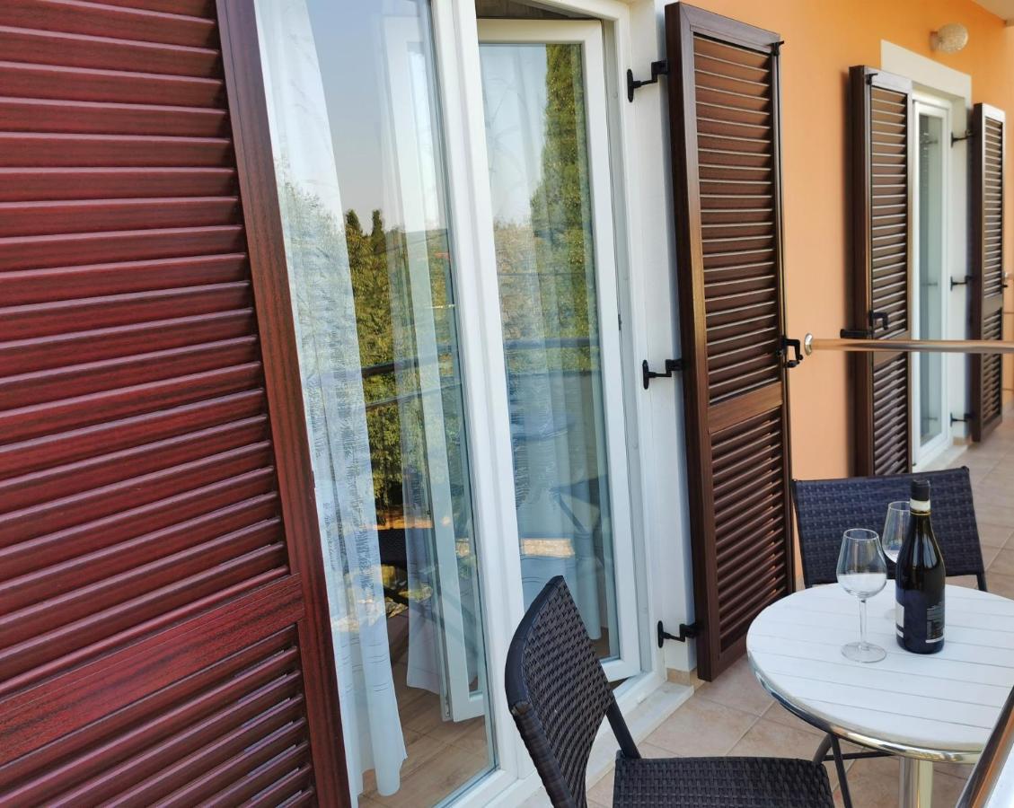 Apartments Sokolic Нерезине Экстерьер фото