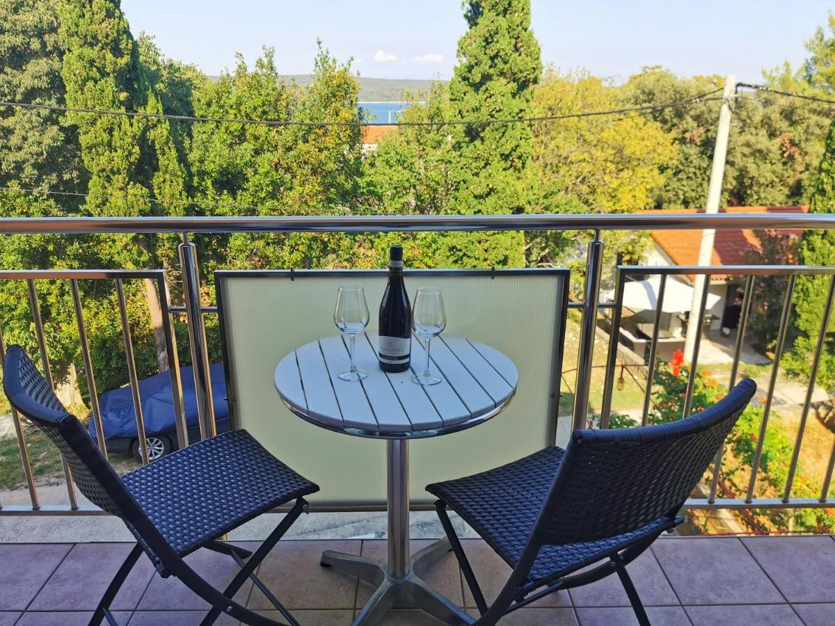 Apartments Sokolic Нерезине Экстерьер фото