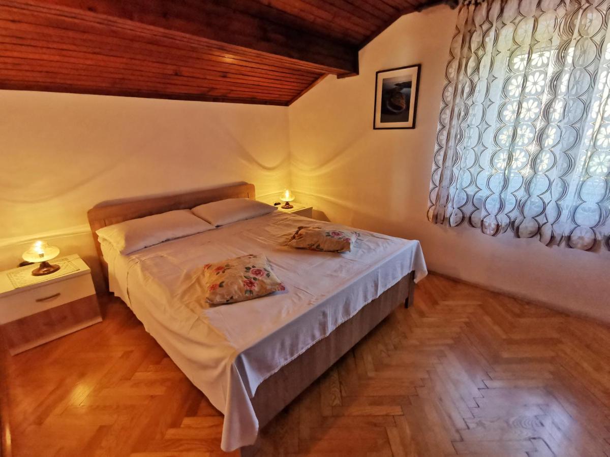 Apartments Sokolic Нерезине Экстерьер фото